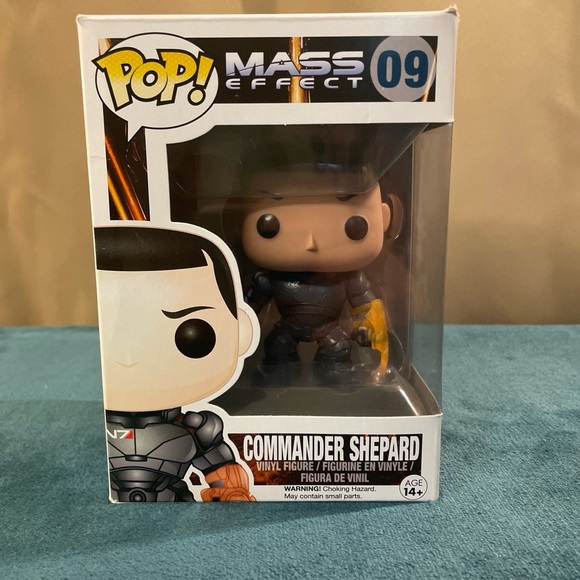 NIB Commander Shepard #09 Mass Effect Rare Vaulted Funko Pop - Picture 3 of 10